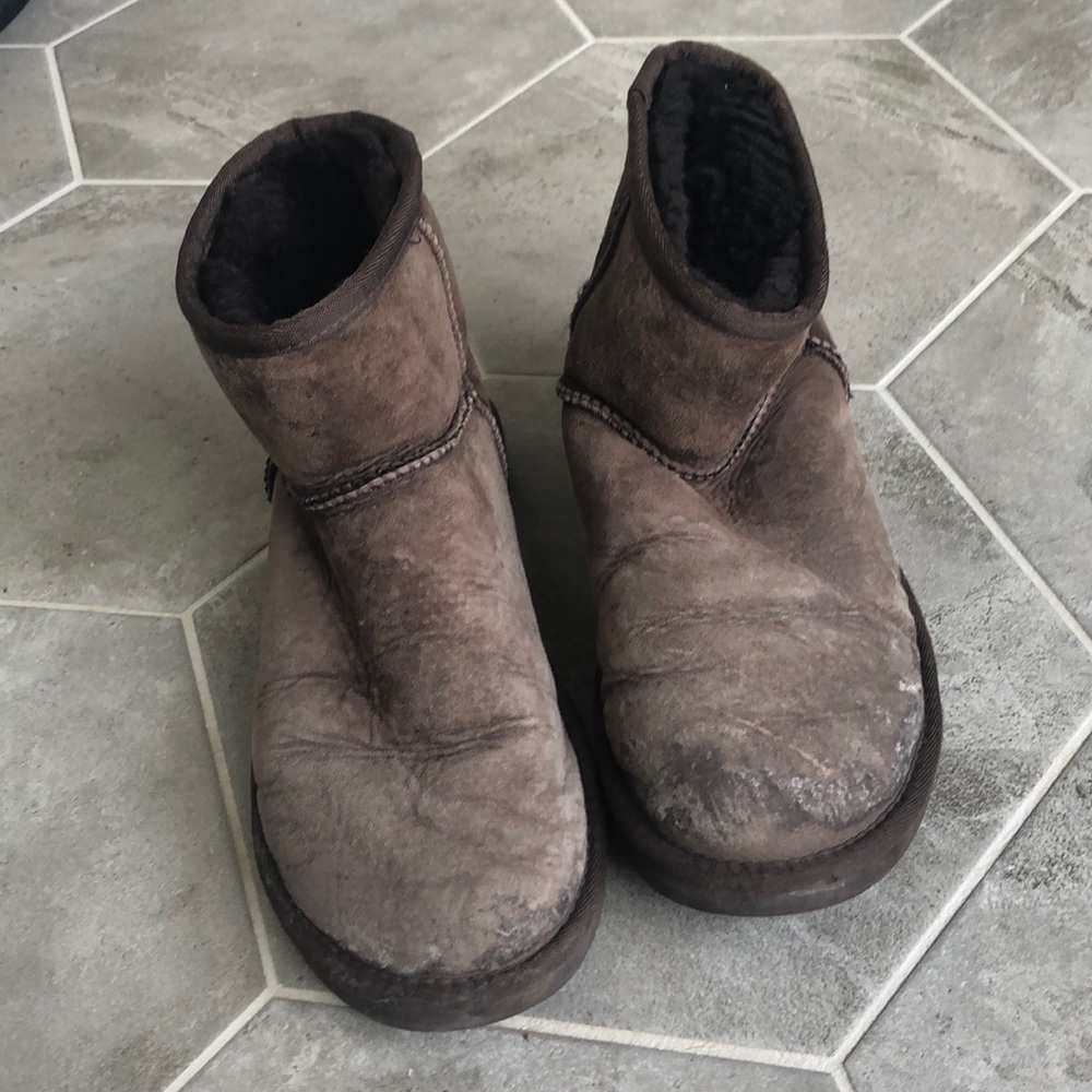 Ugh Short Brown boot